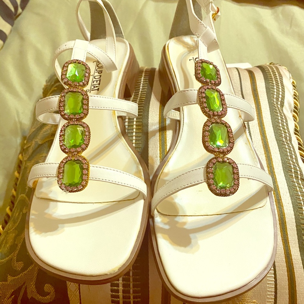 Vintage white sandals with emerald green diamonds